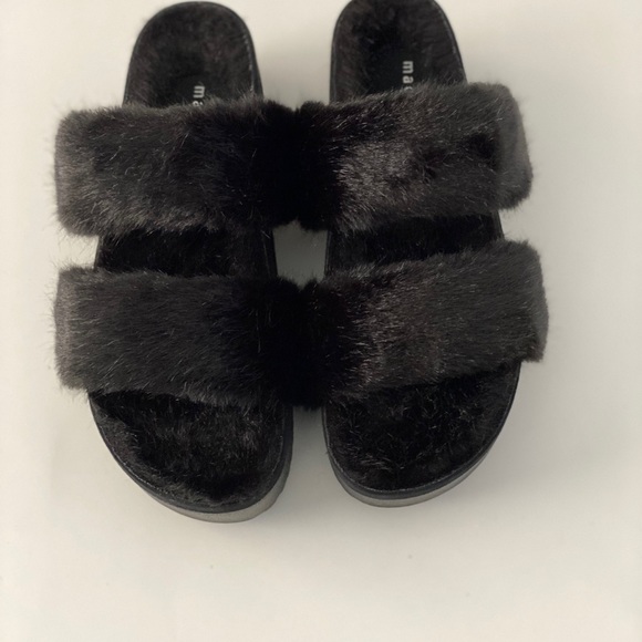 Madden Girl - Picture 2 of 3